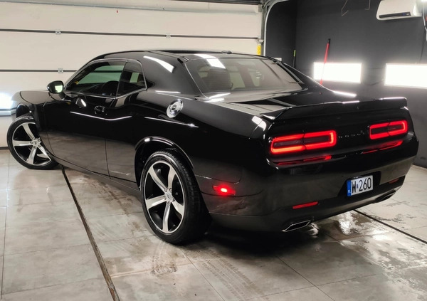 Dodge Challenger cena 135000 przebieg: 25980, rok produkcji 2019 z Radom małe 781